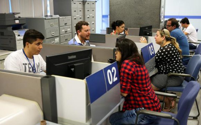 Saques das contas inativas do FGTS somaram R$ 44 bilhões, diz Caixa