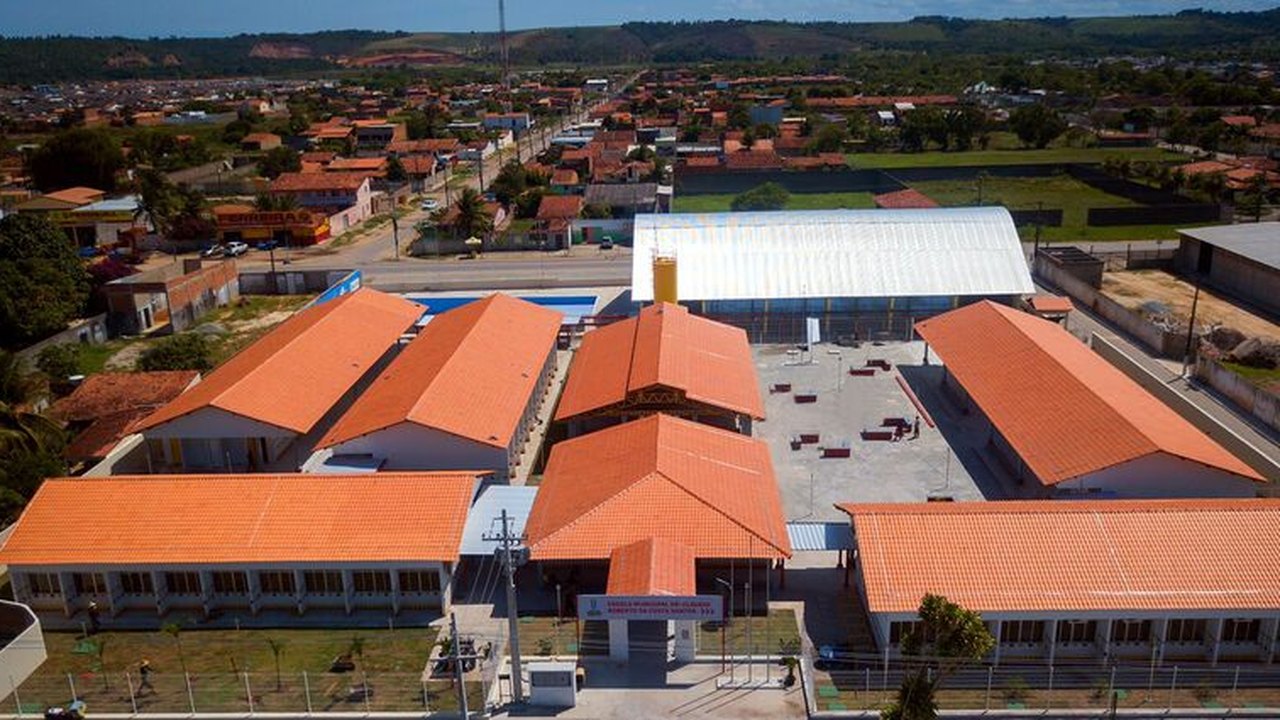 Escola Municipal Dr. Cláudio da Costa Santos é inaugurada nesta segunda-feira (14)