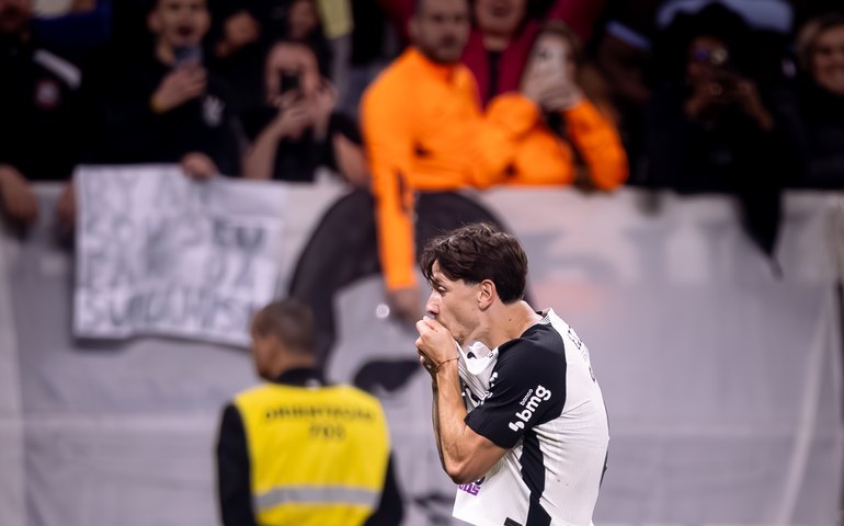 Corinthians elimina o Athletico-PR e avança às semifinais da Copa do Brasil