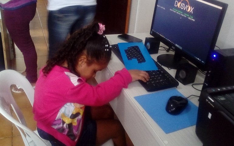 Em Palmeira, um espaço oferece cidadania e dignidade a pessoas com deficiência visual e auditiva