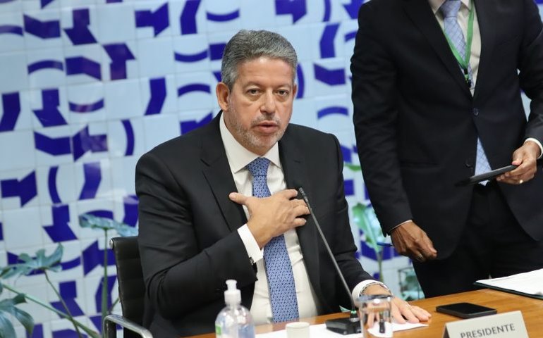 Plenário vota hoje urgência do projeto das Fake News e mérito na próxima terça, diz Lira