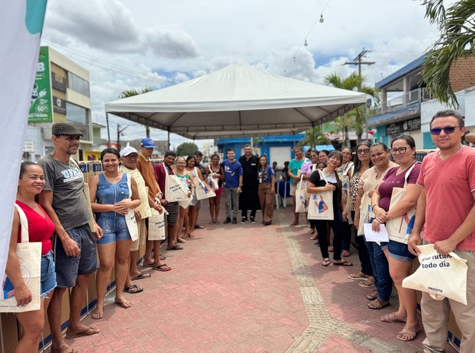 Entrega de geladeiras novas emociona famílias em União dos Palmares e Lagoa da Canoa