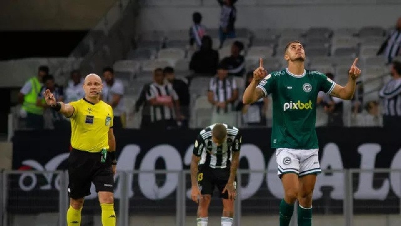 Goiás vence no Mineirão e complica situação do Atlético-MG no Brasileirão