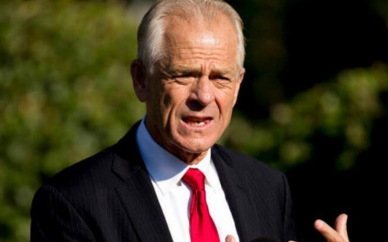 Navarro critica Powell e diz que juros estão 50 pontos-base acima do que deveriam estar