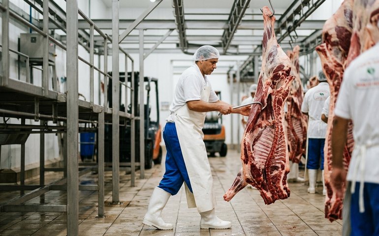UE proíbe compra de carnes brasileiras e Brasil tenta reverter decisão