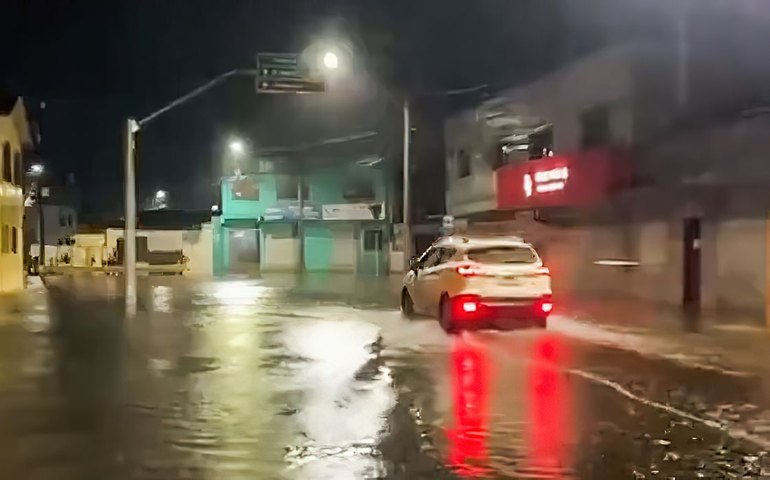 “Foi mais um dia de terror”, diz moradora de Canoas sobre chuva no RS