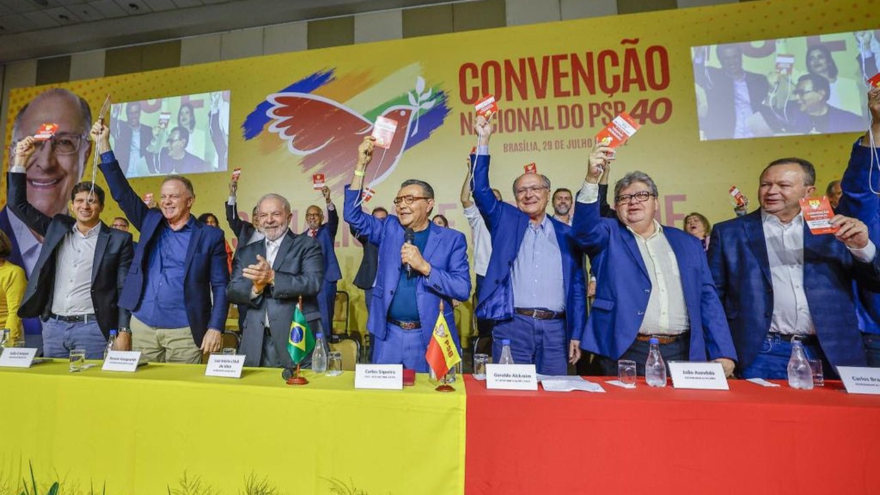 Na convenção do PSB, Lula exalta união inédita do setor progressista