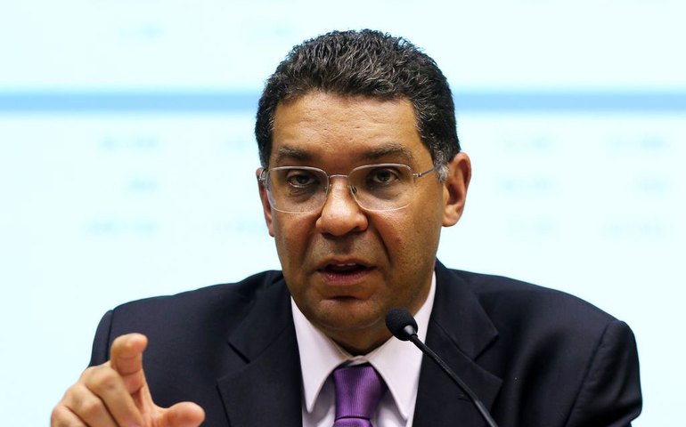 País terá que de alguma forma mudar a regra de ouro, diz Mansueto