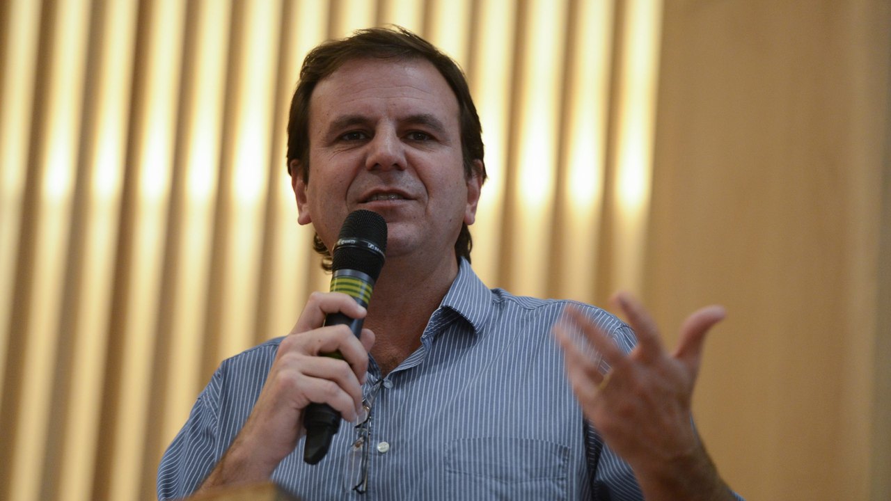 Paes aprova projeto de lei que proíbe fabricação e venda de armas de gel na cidade
