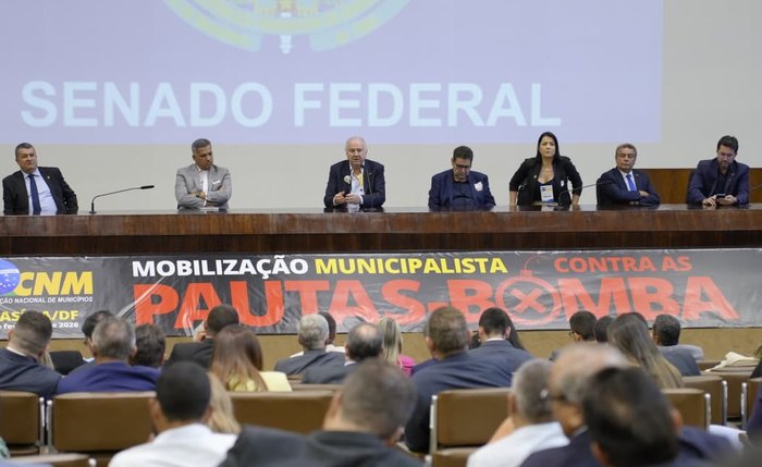 Prefeitos discutem pautas-bomba em evento na CNM