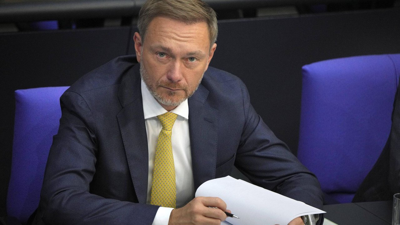 Lindner, líder do FDP abandona a política devido ao fracasso nas eleições alemãs