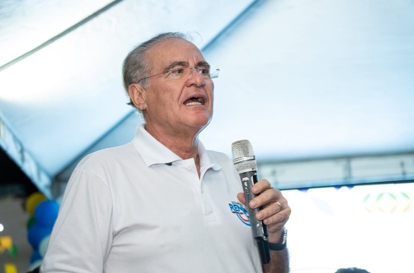 “Luto para que as vítimas não sejam esquecidas”, diz Renan Calheiros ao visitar áreas atingidas pela Braskem