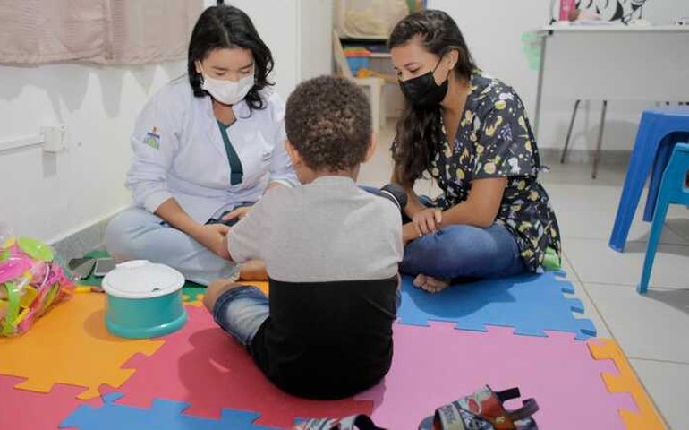 Projeto Cantinho do Autismo prioriza atendimento de crianças com TEA em Coruripe