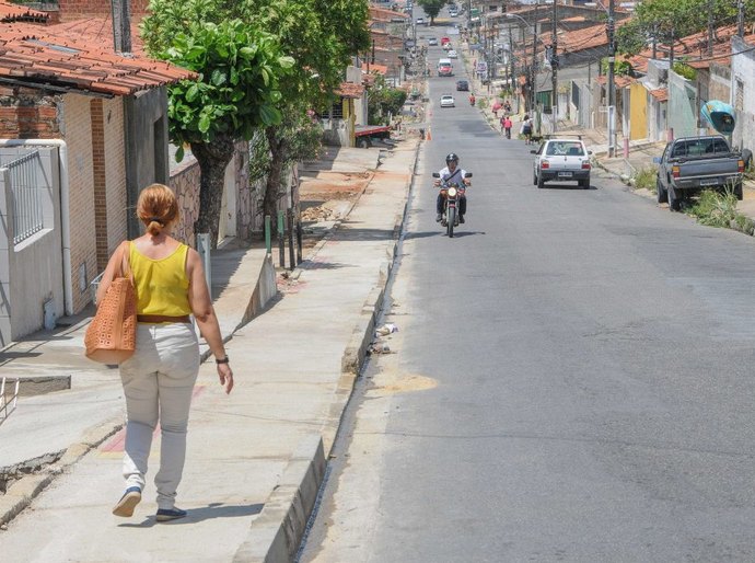 Ladeira do Calmon recebe obra de acessibilidade