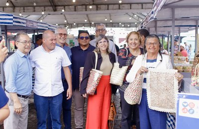 Feira da Agricultura Familiar faz sucesso na Praça da Independência em Palmeira