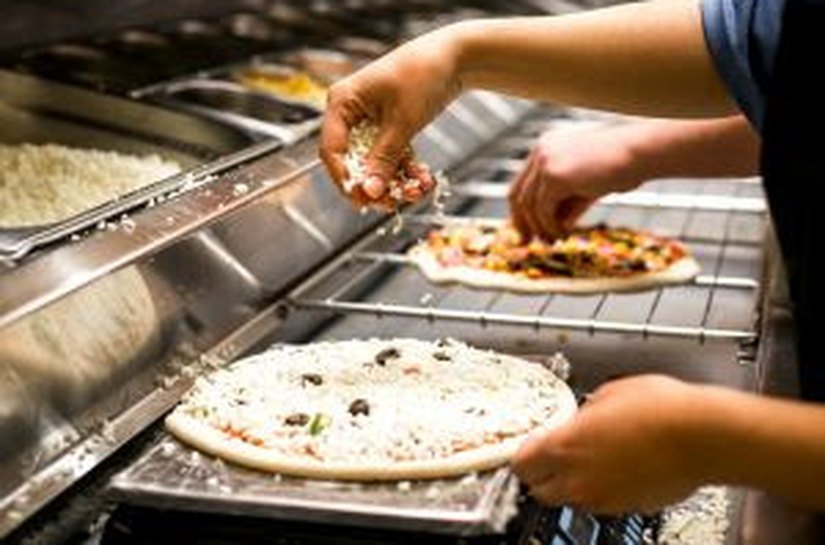 Dia da Pizza: Brasil ganha uma nova pizzaria a cada 2 horas em 2026 e abre quase 2 mil pizzarias em cinco meses, segundo Apubra