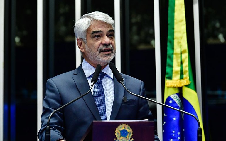 Humberto Costa comemora fábrica da Hemobrás e critica comércio de sangue