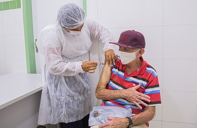 Arapiraquenses com 59 anos que tem comorbidades já podem receber doses da Astrazeneca