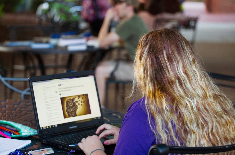 Brasil registra crescimento de 282% em matrículas em IA Generativa segundo Coursera