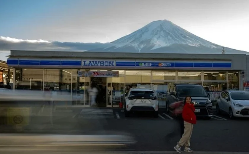 Cidade japonesa bloqueará vista do Monte Fuji para evitar turistas 'problemáticos'