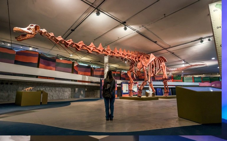 Patagotitan, maior dinossauro do mundo, pode ser visitado no Parque do Ibirapuera