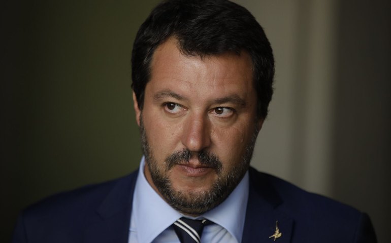 Bruxelas 'brinca com fogo' ao tentar confiscar ativos russos, alerta vice-premiê italiano