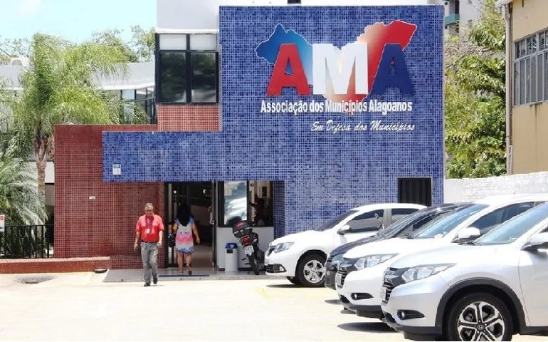 Coegemas debate reconstrução do SUAS durante Congresso