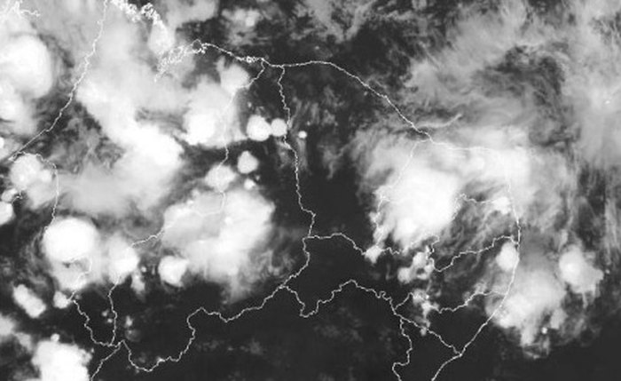 Imagem do satélite indicando o alerta de chuvas na metade leste do Estado de Alagoas