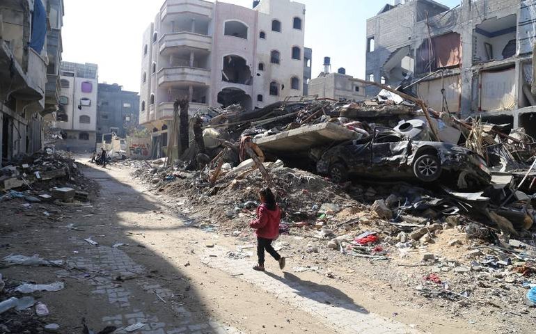 Gaza volta a receber ajuda humanitária em meio a alertas para fome e ameaça de sanções a Israel