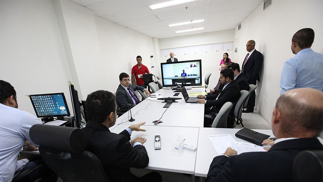 Justiça alagoana realiza 1ª audiência por videoconferência com preso