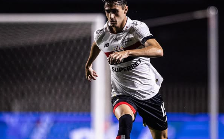 São Paulo faz coletivo visando o Brasileirão e Rodriguinho participa de parte das atividades