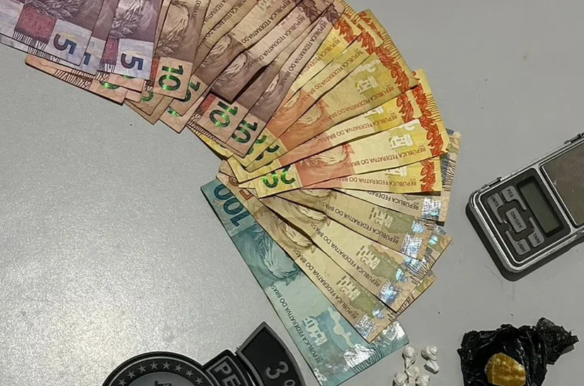 Traficante de 57 anos é preso em flagrante com crack, maconha e cocaína em Arapiraca