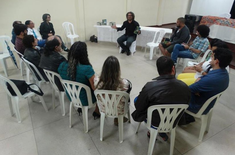 Lançamento de livro e bate-papo com escritores marcam 1ª Viagem ao Mundo da Leitura