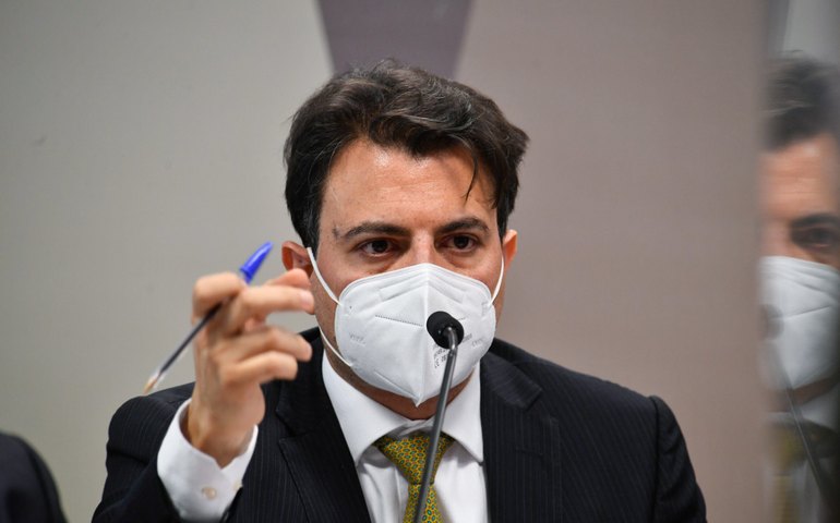 Empresário admite ter financiado materiais durante campanha de Bolsonaro