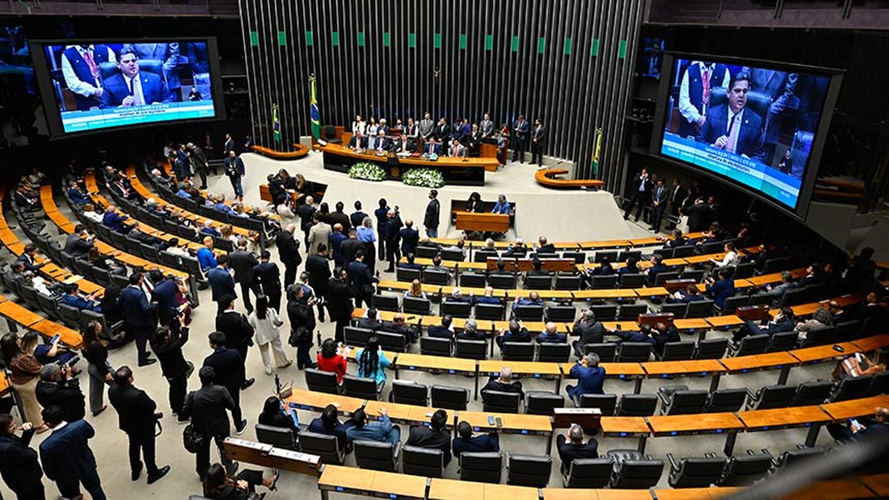 Medidas provisórias sobre transporte, diesel, chuvas e aviação são prorrogadas