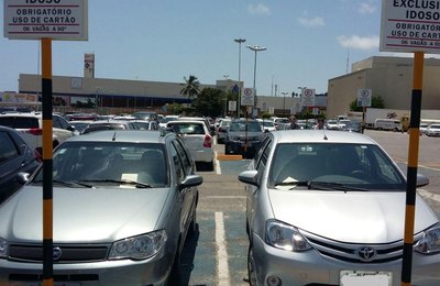 Credencial de estacionamento para idosos poderá ser feita em shoppings
