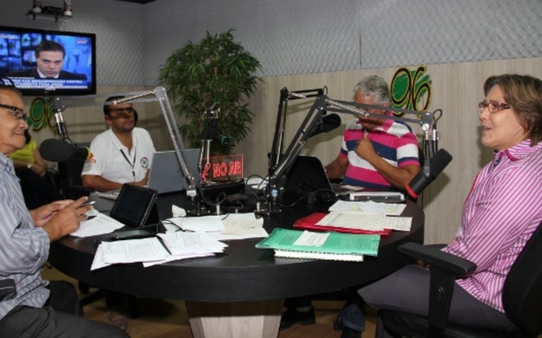 Célia reúne profissionais da imprensa nesta sexta (19)