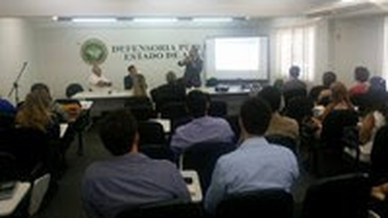 Governo apresenta política de acolhimento a dependentes químicos aos defensores públicos