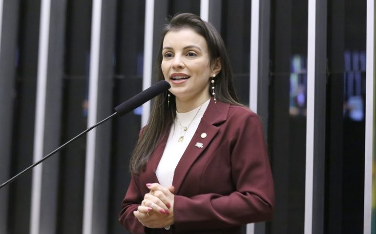 Comissão aprova isenção de contribuição previdenciária para servidores inativos e pensionistas com doenças graves