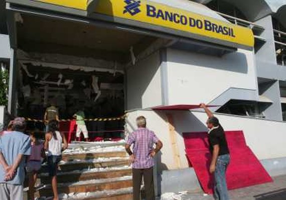 Bandidos explodem cofre do Banco do Brasil em Coruripe