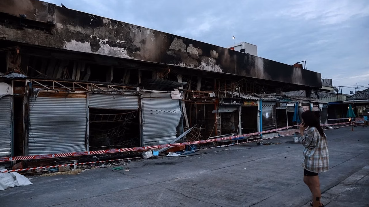 Incêndio em famoso mercado na Tailândia mata 1.000 animais