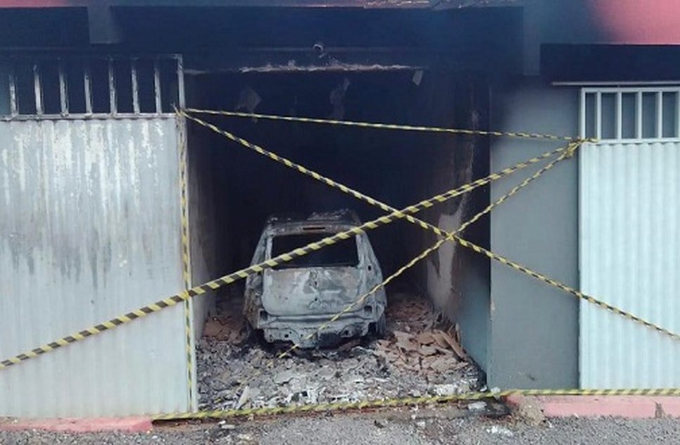 carro-incendio-motel-25012021.jpg / Foto: Redes sociais