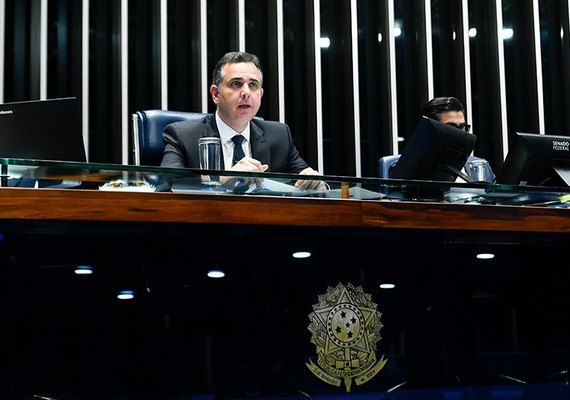 Limpeza obrigatória da areia de quadras e parquinhos segue para sanção