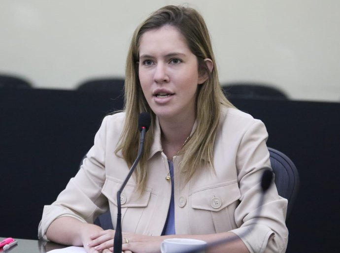 Deputada Cibele Moura reforça importância de projeto que torna essencial a atividade física