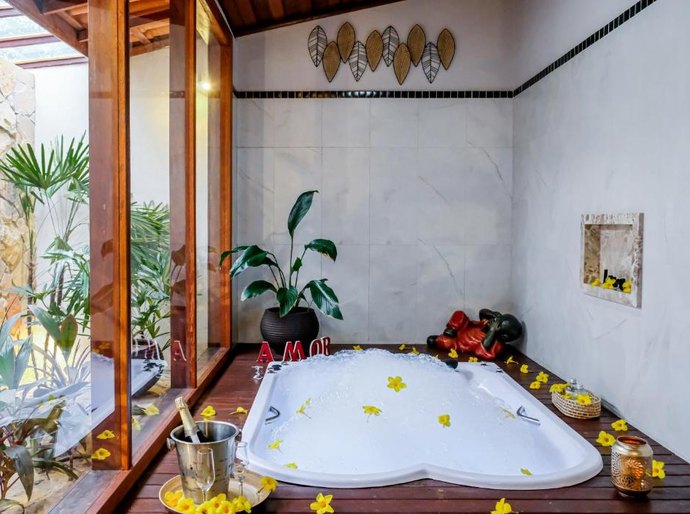 Dia da Mulher: Booking.com destaca 4 destinos brasileiros ideais para viagens de autocuidado e reconexão com a natureza