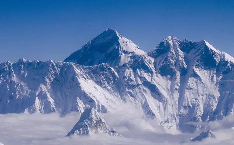 Pé de alpinista é encontrado no Everest e pode resolver mistério de um século