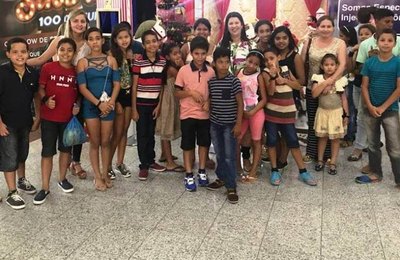 Prefeitura de ODG leva crianças assistidas pelo SCFV para uma tarde de lazer em shopping