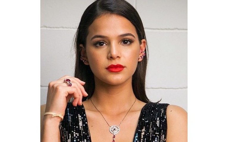 Bruna Marquezine usará joias de R$ 85 mil no Caldeirão de Ouro