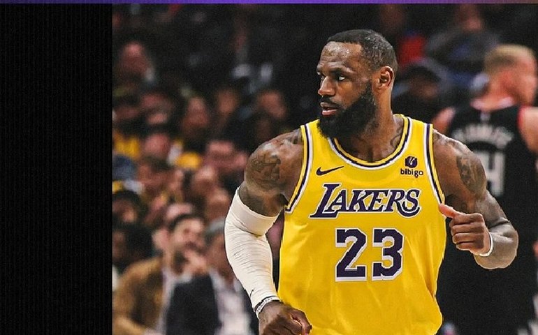 Los Angeles Lakers bate Oklahoma City Thunder com atuação decisiva de Russell