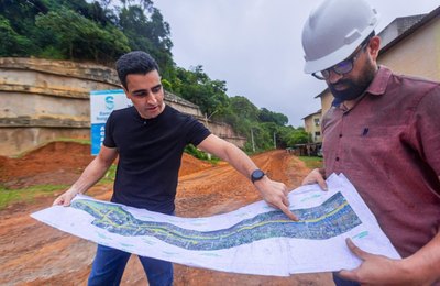 JHC visita obras de pavimentação e drenagem no Vale do Reginaldo